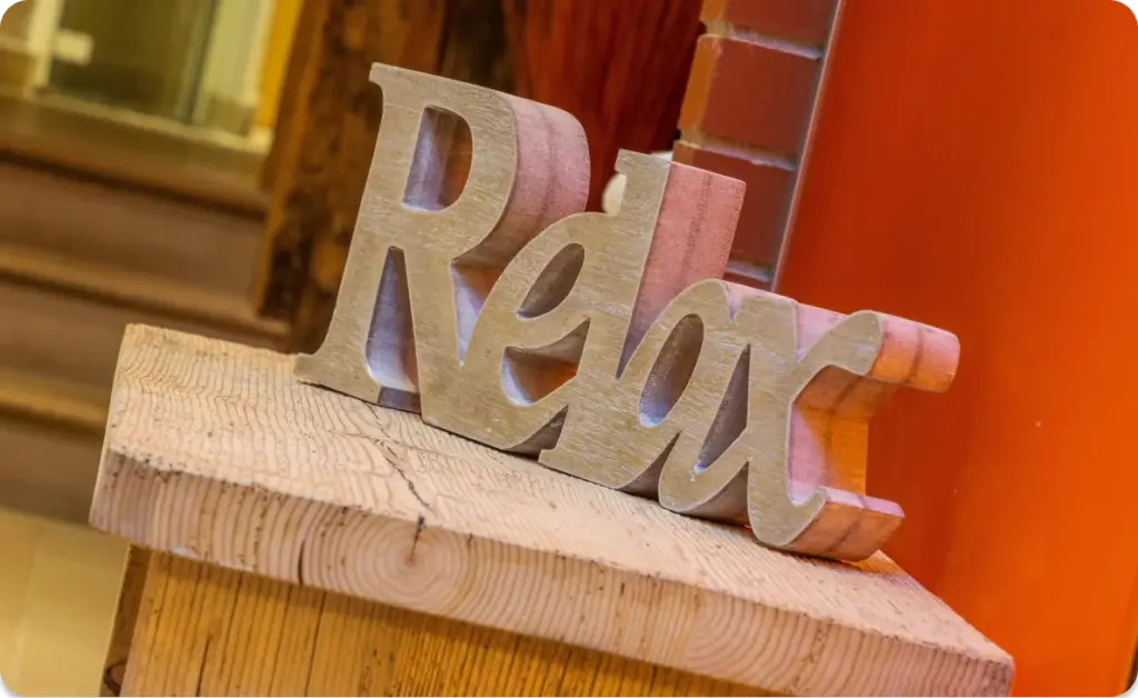 Holzschilder mit "Relax"